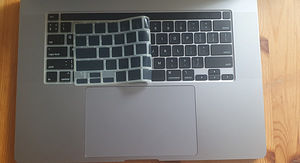 MacBook Pro (3 foto / 6)