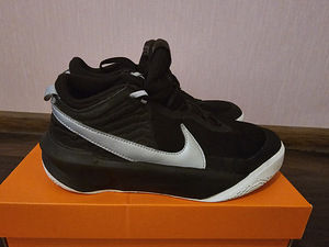 Кроссовки для баскетбола Nike (3 фото из 3)