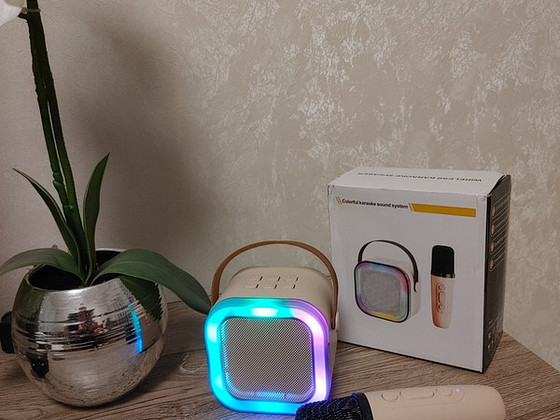 Bluetooth karaoke kõlar!