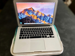 Apple Macbook Air 13" 2017 (1 фото из 3)