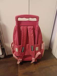 Рюкзак Barbie на колесах. (2 фото из 6)