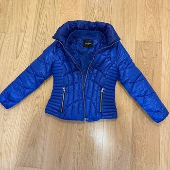 Женская куртка Guess