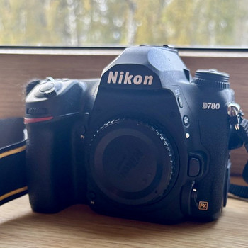 Nikon D780