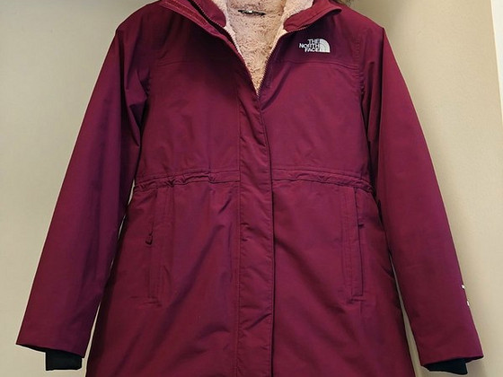 THE NORTH FACE ДЕТСКАЯ АРКТИЧЕСКАЯ ПАРКА ДЛЯ ДЕВОЧЕК