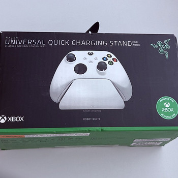 Razer Universal Quick Charging Stand for Xbox , Robot White