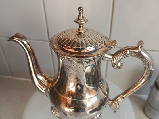 Металлический чайник
