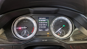 Skoda Superb 2017 (6 фото из 13)