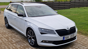 Skoda Superb 2017 (1 фото из 13)