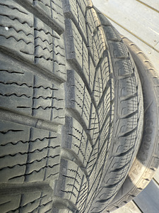 215/50R19 GoodYear Ultragrip Ice 2 plus (2 фото из 8)