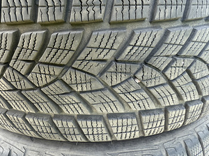 215/50R19 GoodYear Ultragrip Ice 2 plus (3 фото из 8)