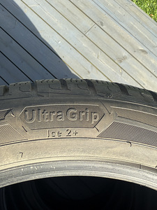 215/50R19 GoodYear Ultragrip Ice 2 plus (5 фото из 8)