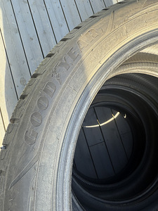 215/50R19 GoodYear Ultragrip Ice 2 plus (6 фото из 8)