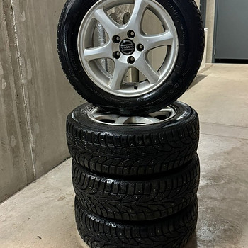 Диски Volvo с зимними шинами 15"