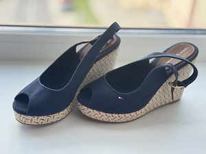 Сандалии Tommy Hilfiger (4 фото из 8)