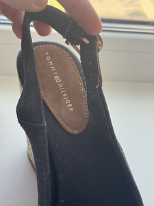 Сандалии Tommy Hilfiger (8 фото из 8)