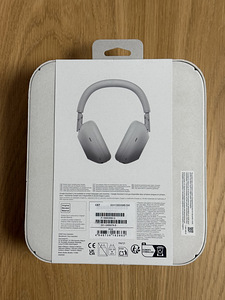 Наушники Sony WH-1000XM6 серебристые. Новые и в запечатанной (2 фото из 3)