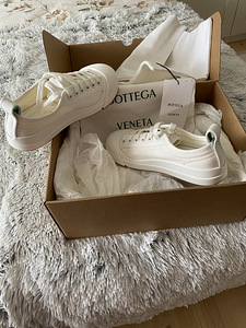 Bottega Veneta женские кроссовки (1 фото из 1)