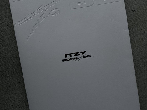 Itzy Born to be