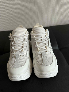 DKNY (1 фото из 4)