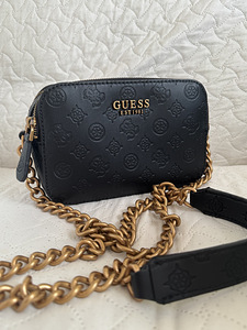 Guessi kettidega crossbody kott. (1 foto / 5)