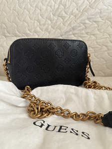 Guessi kettidega crossbody kott. (3 foto / 5)
