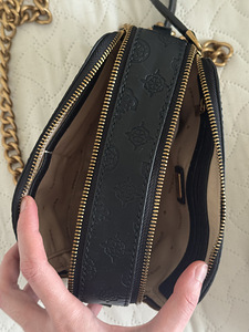 Guessi kettidega crossbody kott. (4 foto / 5)