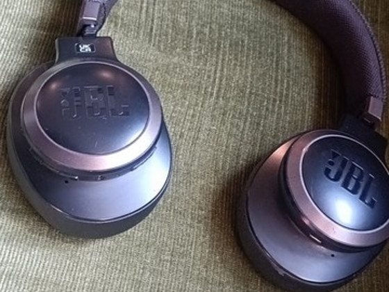 Jbl live 650
