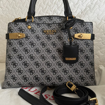 Сумка Guess