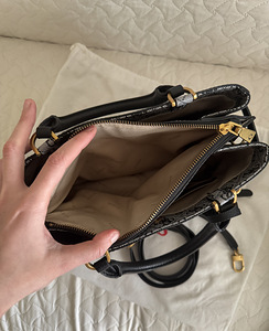 Сумка Guess (5 фото из 6)