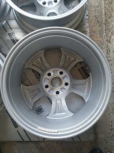 Литые диски Toyota Lexus R17 с датчиками (4 фото из 6)