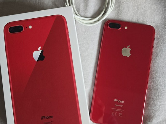 iPhone 8 plus 64GB RED