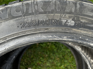 Erilaiusega Bridgestone Noranza naelrehvid (3 foto / 10)