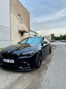 BMW F10 525d 3.0 (2 foto / 8)