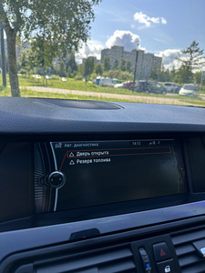 BMW F10 525d 3.0 (5 foto / 8)
