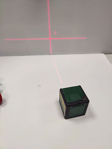 Laser Bosch Quigo Red + Tarvikud + Karp (3 foto / 5)