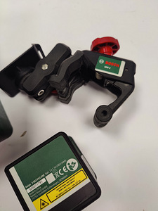 Laser Bosch Quigo Red + Tarvikud + Karp (5 foto / 5)