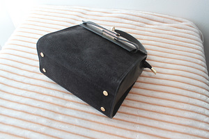 Mini Icon — итальянская сумка из кожи и замши. (8 фото из 10)