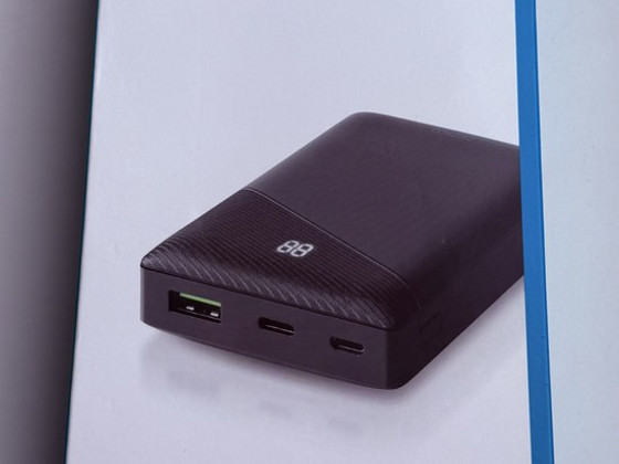Deltaco 10000 mAh With Fast Charge
