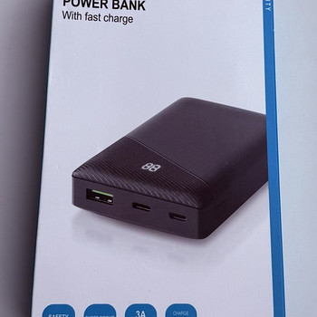 Deltaco 10000 mAh With Fast Charge