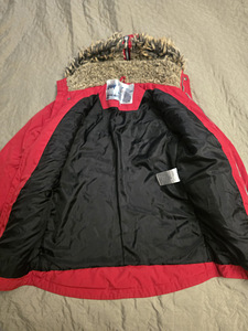 Зимняя куртка 146 (2 фото из 3)