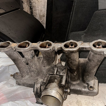 Volvo 2.5T sisselaskekollektor ja drosselklapp