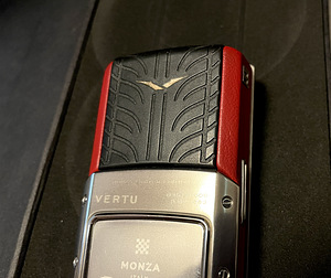 Vertu Ascent Monza Limited Edition 351 -1000 (7 foto / 10)