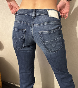 Женские джинсы Diesel. Р.27 (S/XS) (5 фото из 5)