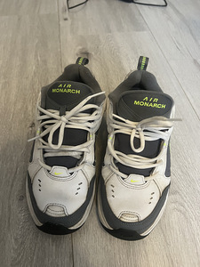 Кроссовки Nike (2 фото из 4)