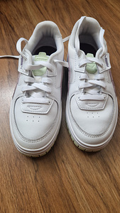 Детские кроссовки Puma (1 фото из 4)