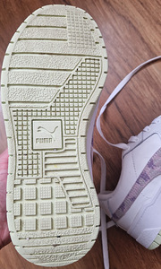 Детские кроссовки Puma (3 фото из 4)
