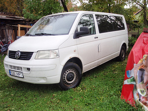 VW T-5 2007 г. 1.9 Дизель 7+1 (2 фото из 9)