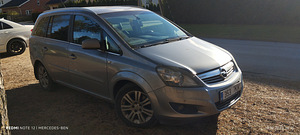 Opel Zafira B 2010 (14 фото из 15)
