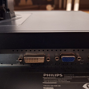 Монитор Philips