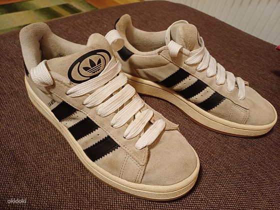 Adidas tossud